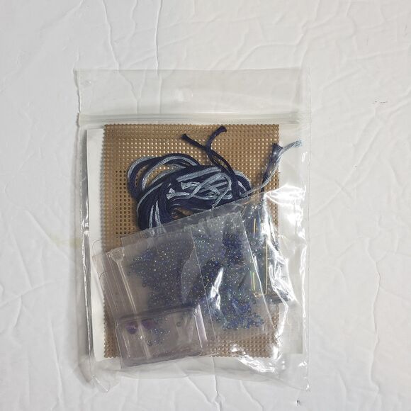 MILL HILL Rainbow Dragonfly Pin MHDF4 Counted Glass Bead Cross Stitch Kit NEW - Picture 2 of 3